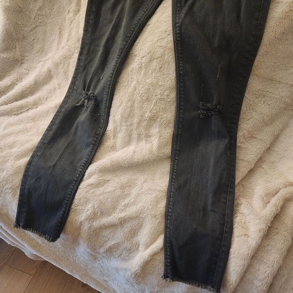 Hudson Distressed Skinny Jeans - Picture 6 of 8